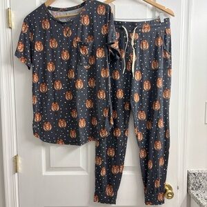 Lates by Kate Pajama Set Lion Print Medium Grey Loungewear Short Sleeve Pants